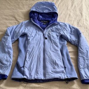 Arc'teryx Atom Women's light purple Hooded jacket